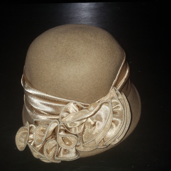 Adora 100% Wool Felt Hat - Picture 2 of 6